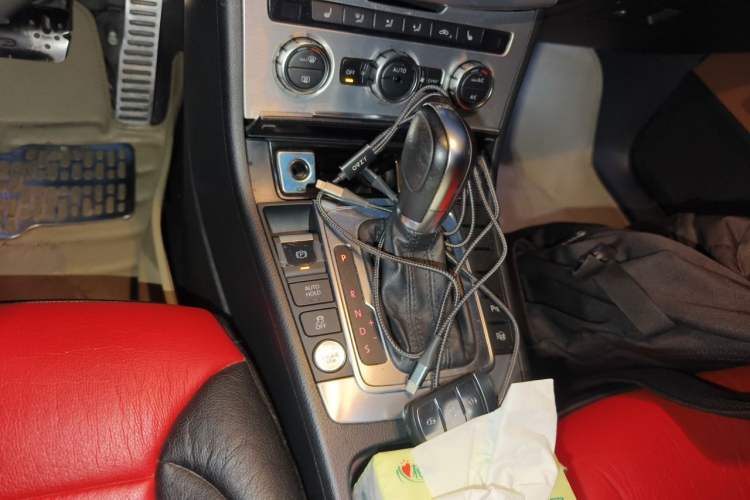 Used Volkswagen FAW-Volkswagen CC 2013 1.8TSI Luxury Model Gear Lever