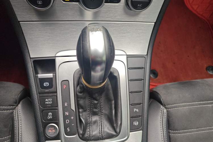 Used Volkswagen FAW-Volkswagen CC 2013 2.0 TSI Luxury Model Gear Lever
