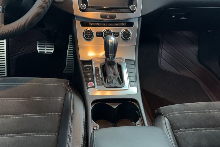 Used Volkswagen FAW-Volkswagen CC 2013 2.0 TSI Luxury Model Gear Lever