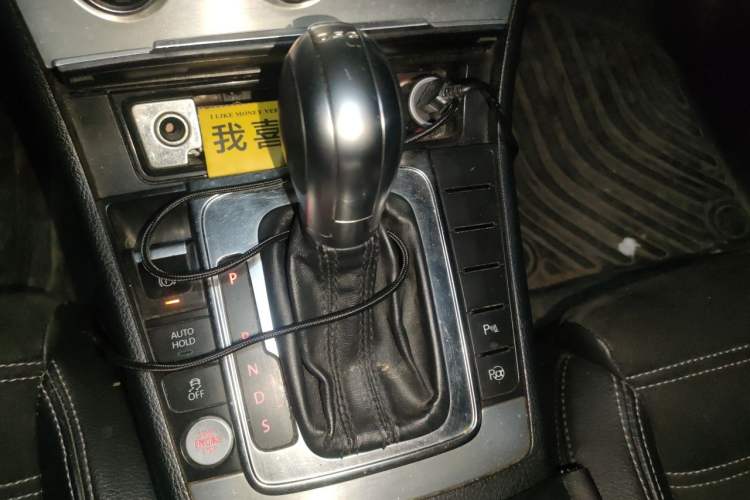 Used Volkswagen FAW-Volkswagen CC 2013 2.0 TSI Luxury Model Gear Lever