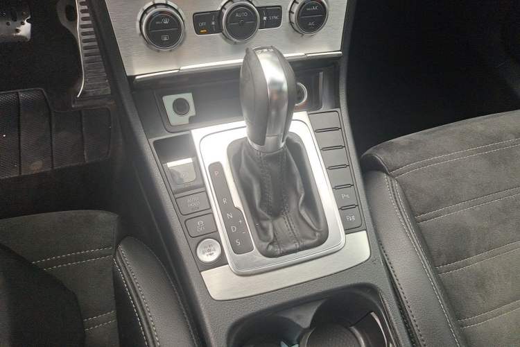 Used Volkswagen FAW-Volkswagen CC 2013 1.8TSI Luxury Model Gear Lever