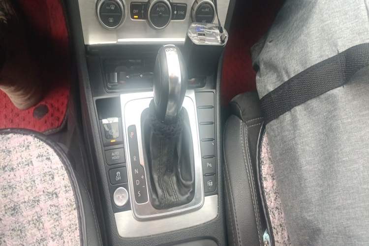 Used Volkswagen FAW-Volkswagen CC 2013 1.8TSI Luxury Model Gear Lever