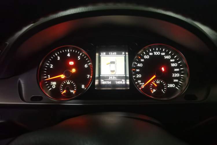 Used Volkswagen FAW-Volkswagen CC 2013 1.8TSI Luxury Model Instrument Cluster