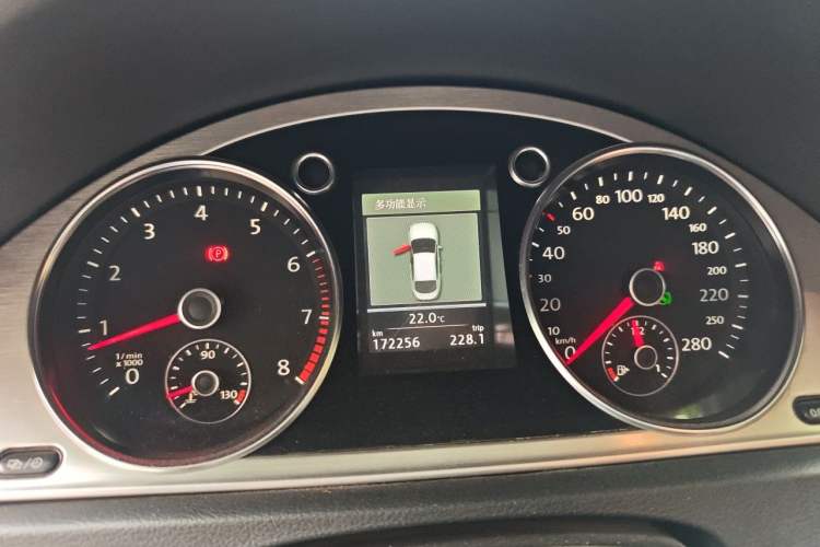Used Volkswagen FAW-Volkswagen CC 2013 2.0 TSI Luxury Model Instrument Cluster