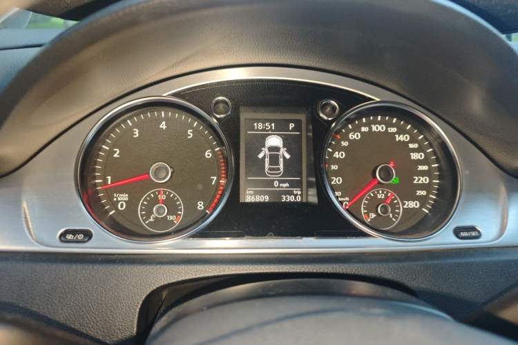 Used Volkswagen FAW-Volkswagen CC 2013 1.8TSI Luxury Model Instrument Cluster