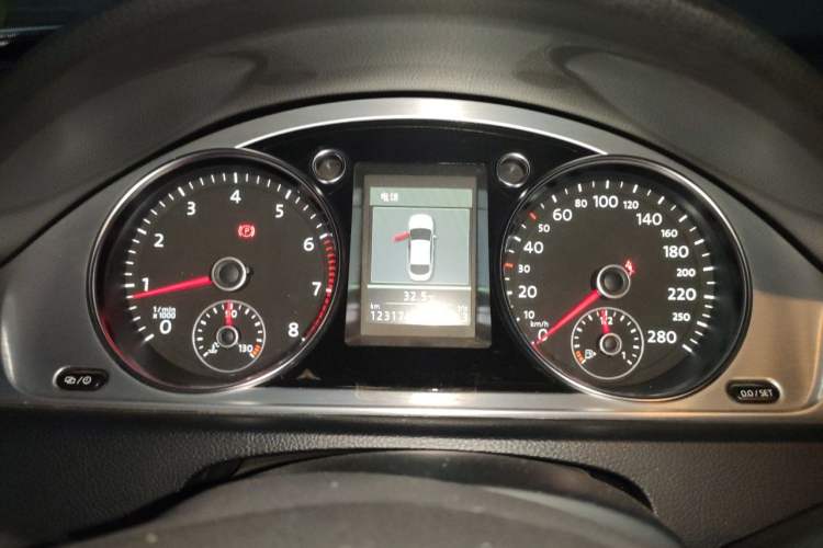 Used Volkswagen FAW-Volkswagen CC 2013 1.8TSI Luxury Model Instrument Cluster