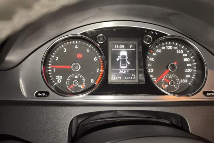 Used Volkswagen FAW-Volkswagen CC 2013 1.8TSI Prestige Model Instrument Cluster
