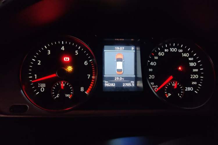 Used Volkswagen FAW-Volkswagen CC 2013 1.8TSI Luxury Model Instrument Cluster