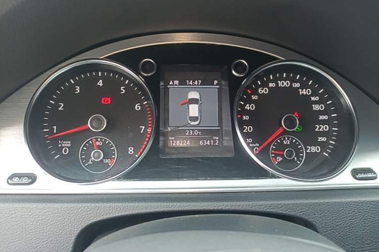 Used Volkswagen FAW-Volkswagen CC 2013 2.0 TSI Luxury Model Instrument Cluster