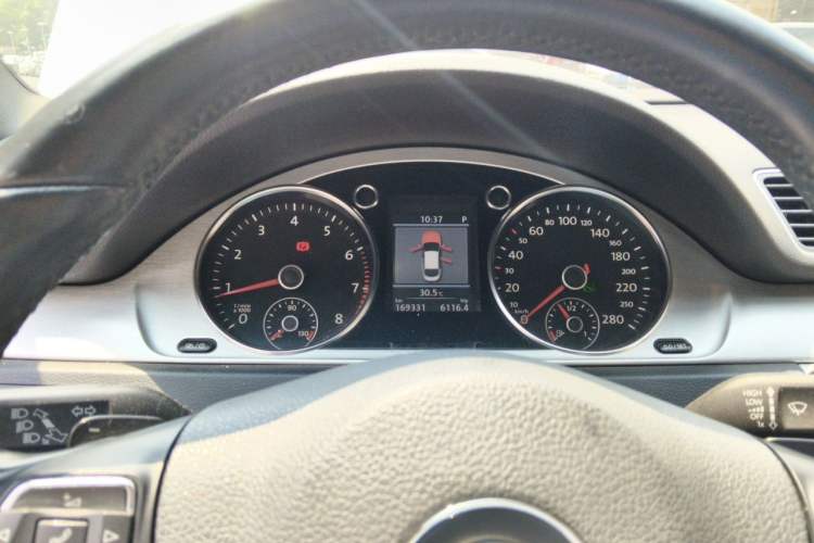 Used Volkswagen FAW-Volkswagen CC 2013 2.0 TSI Luxury Model Instrument Cluster