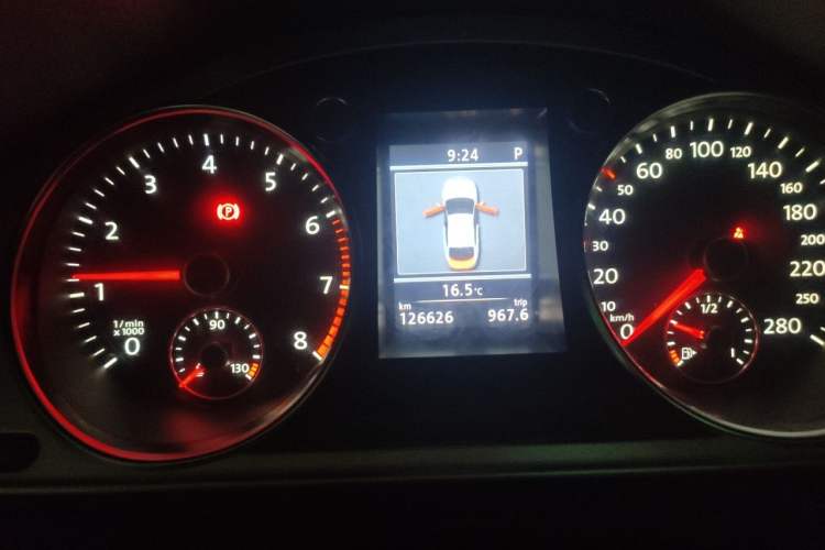 Used Volkswagen FAW-Volkswagen CC 2013 1.8TSI Luxury Model Instrument Cluster