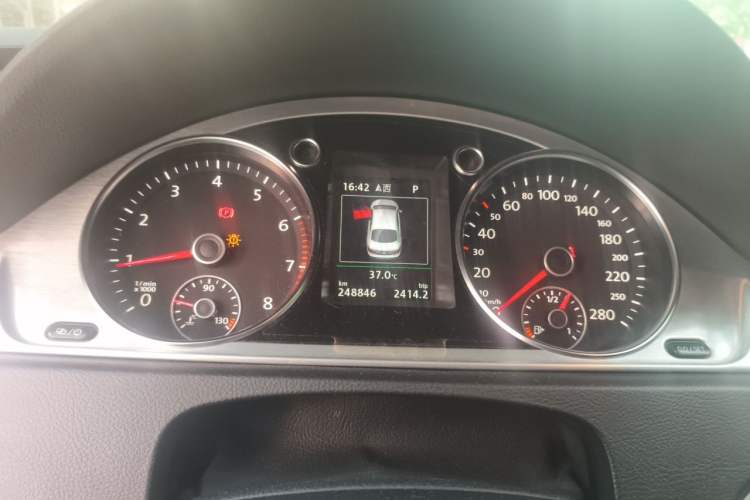Used Volkswagen FAW-Volkswagen CC 2013 2.0 TSI Luxury Model Instrument Cluster