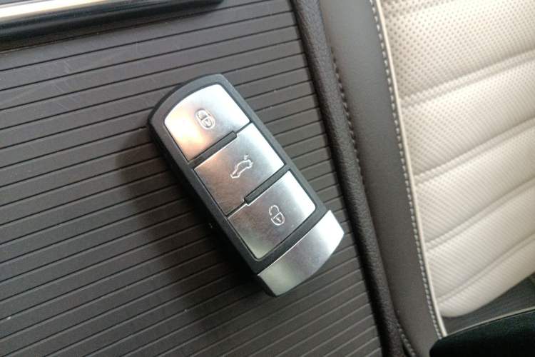 Used Volkswagen FAW-Volkswagen CC 2013 3.0 FSI V6 Interior 1