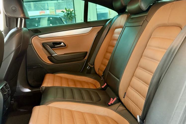 Used Volkswagen FAW-Volkswagen CC 2013 1.8TSI Luxury Model Interior 3