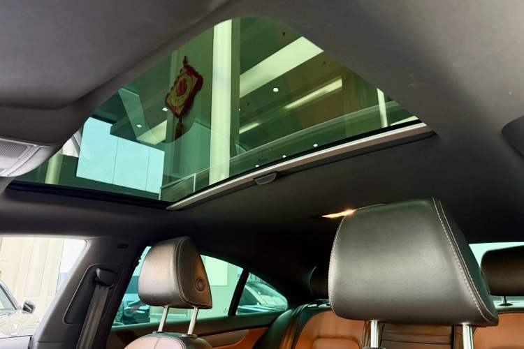 Used Volkswagen FAW-Volkswagen CC 2013 1.8TSI Luxury Model Interior 4