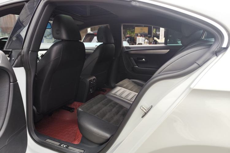Used Volkswagen FAW-Volkswagen CC 2013 2.0 TSI Luxury Model Interior 4