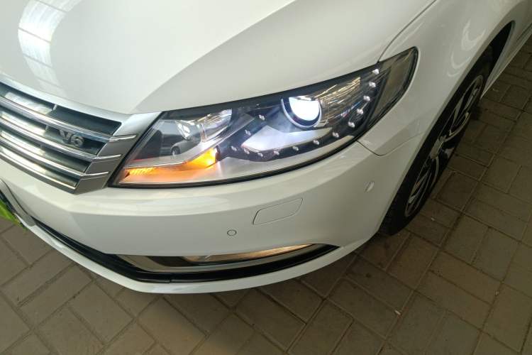 Used Volkswagen FAW-Volkswagen CC 2013 3.0 FSI V6 Left Front Headlight