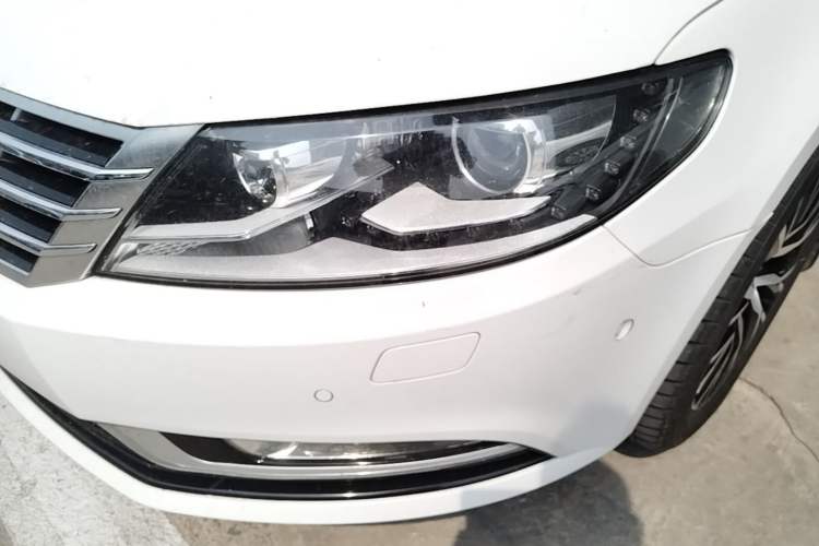 Used Volkswagen FAW-Volkswagen CC 2013 3.0 FSI V6 Left Front Headlight