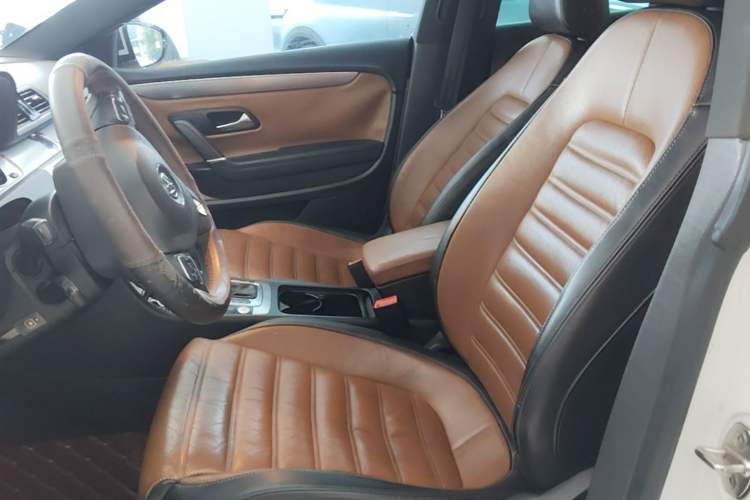Used Volkswagen FAW-Volkswagen CC 2013 2.0 TSI Ultimate Model Left Front Seat