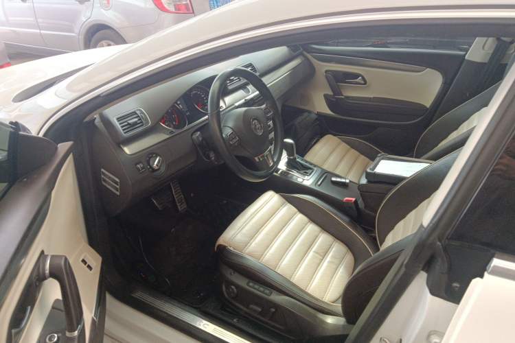 Used Volkswagen FAW-Volkswagen CC 2013 3.0 FSI V6 Left Front Seat