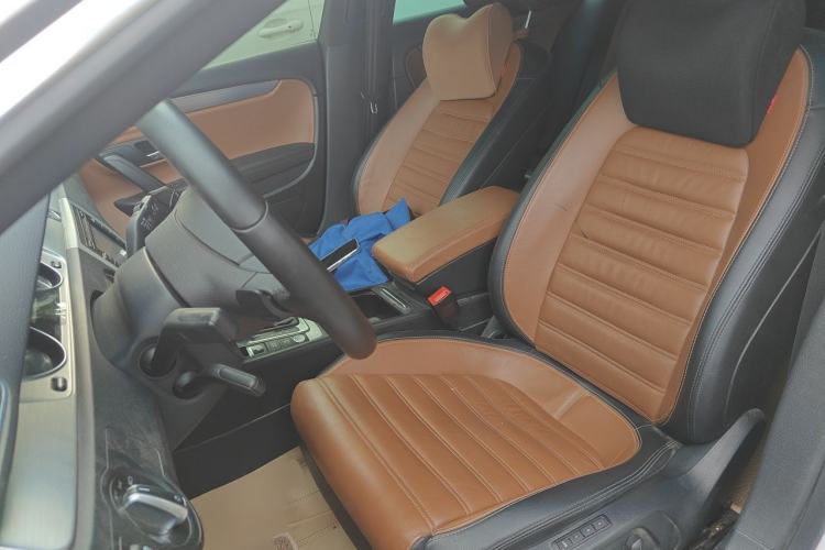 Used Volkswagen FAW-Volkswagen CC 2013 1.8TSI Luxury Model Left Front Seat