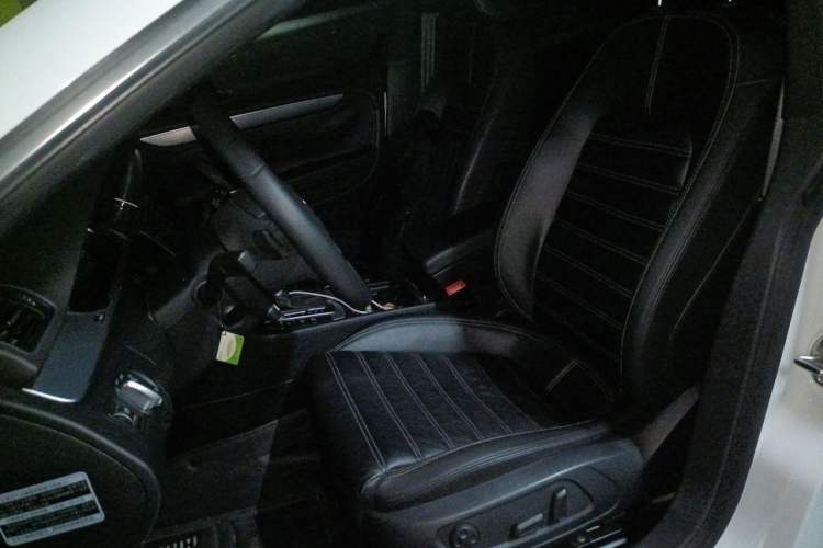 Used Volkswagen FAW-Volkswagen CC 2013 1.8TSI Prestige Model Left Front Seat