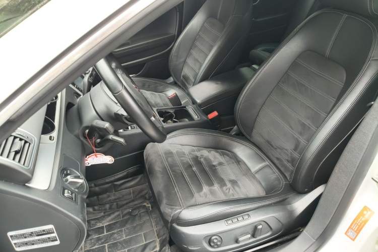 Used Volkswagen FAW-Volkswagen CC 2013 2.0 TSI Luxury Model Left Front Seat