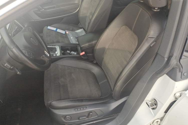 Used Volkswagen FAW-Volkswagen CC 2013 1.8TSI Luxury Model Left Front Seat