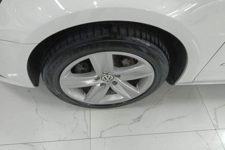 Used Volkswagen FAW-Volkswagen CC 2013 1.8TSI Prestige Model Left Front Wheel Hub