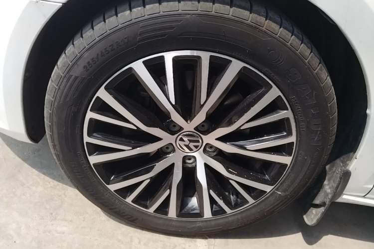 Used Volkswagen FAW-Volkswagen CC 2013 3.0 FSI V6 Left Front Wheel Hub