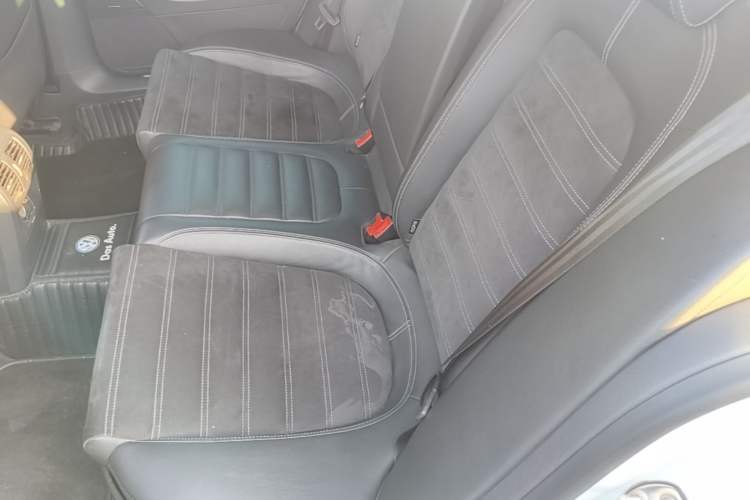 Used Volkswagen FAW-Volkswagen CC 2013 1.8TSI Luxury Model Left Rear Seat