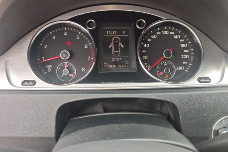 Used Volkswagen FAW-Volkswagen CC 2013 1.8TSI Prestige Model Odometer Close Up