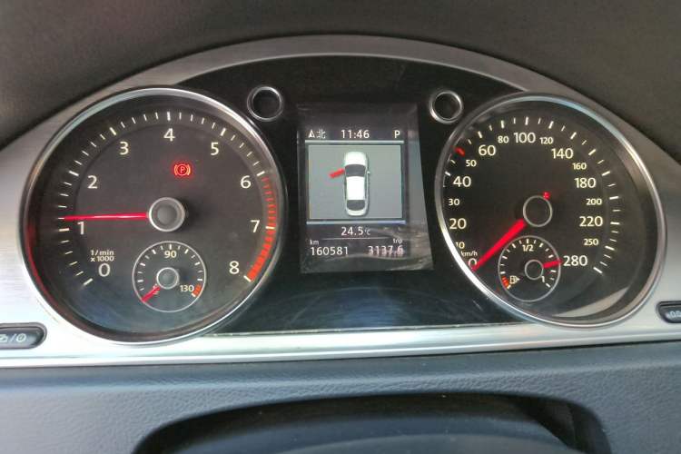 Used Volkswagen FAW-Volkswagen CC 2013 2.0 TSI Luxury Model Odometer Close Up