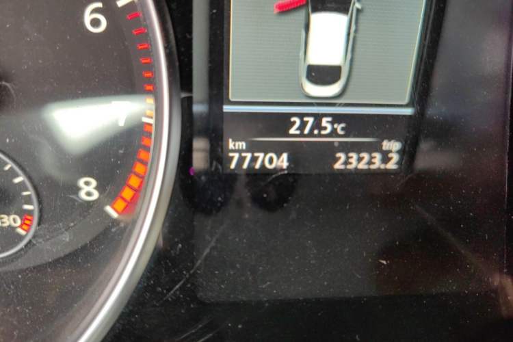 Used Volkswagen FAW-Volkswagen CC 2013 1.8TSI Luxury Model Odometer Close Up