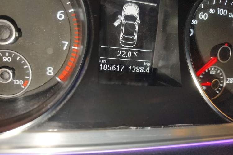 Used Volkswagen FAW-Volkswagen CC 2013 1.8TSI Prestige Model Odometer Close Up
