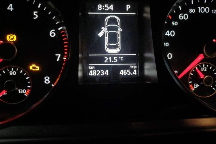 Used Volkswagen FAW-Volkswagen CC 2013 1.8TSI Prestige Model Odometer Close Up