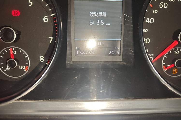 Used Volkswagen FAW-Volkswagen CC 2013 2.0 TSI Luxury Model Odometer Close Up