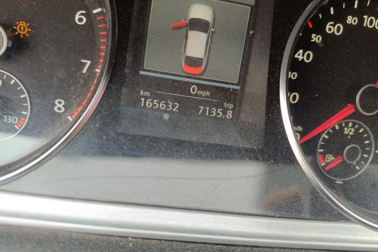 Used Volkswagen FAW-Volkswagen CC 2013 1.8TSI Luxury Model Odometer Close Up