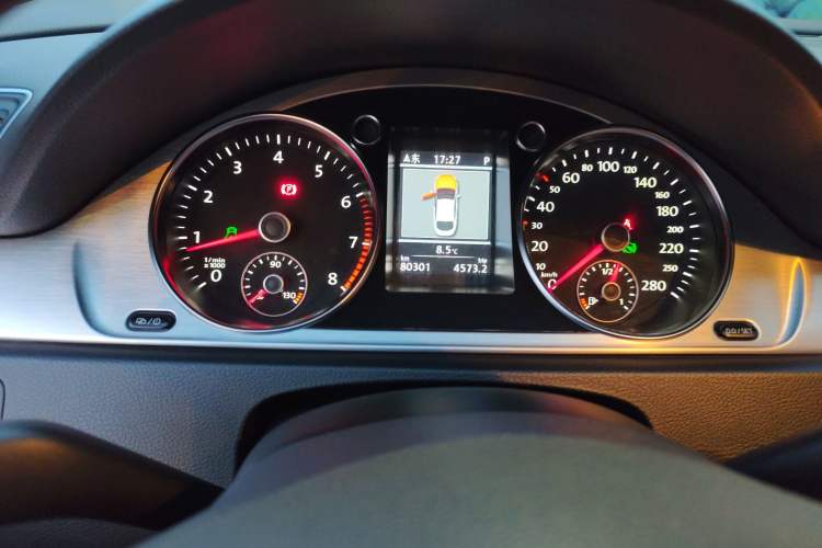 Used Volkswagen FAW-Volkswagen CC 2013 2.0 TSI Ultimate Model Odometer Close Up