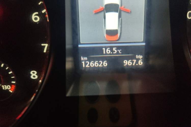 Used Volkswagen FAW-Volkswagen CC 2013 1.8TSI Luxury Model Odometer Close Up
