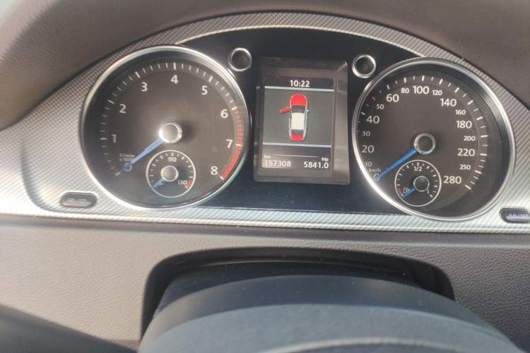 Used Volkswagen FAW-Volkswagen CC 2013 3.0 FSI V6 Odometer Close Up