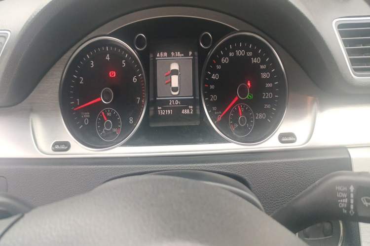 Used Volkswagen FAW-Volkswagen CC 2013 1.8TSI Luxury Model Odometer Close Up