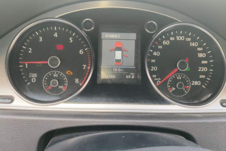 Used Volkswagen FAW-Volkswagen CC 2013 2.0 TSI Ultimate Model Odometer Close Up