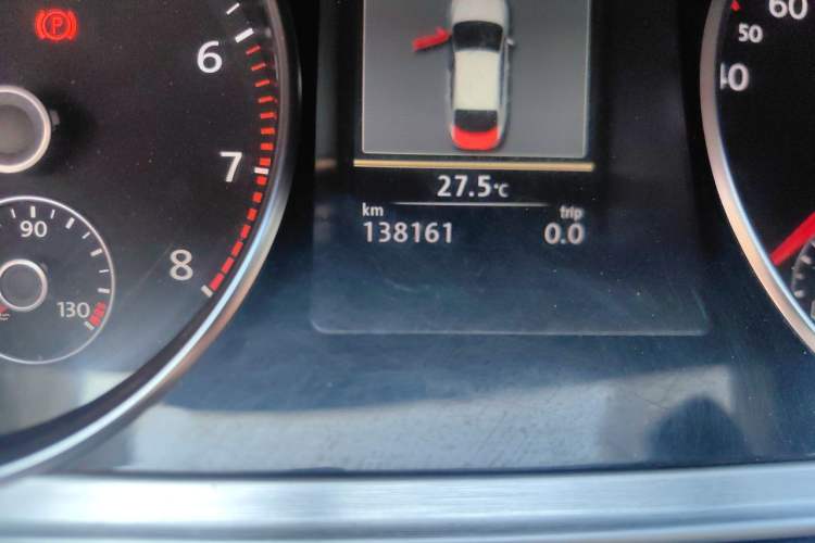 Used Volkswagen FAW-Volkswagen CC 2013 2.0 TSI Luxury Model Odometer Close Up