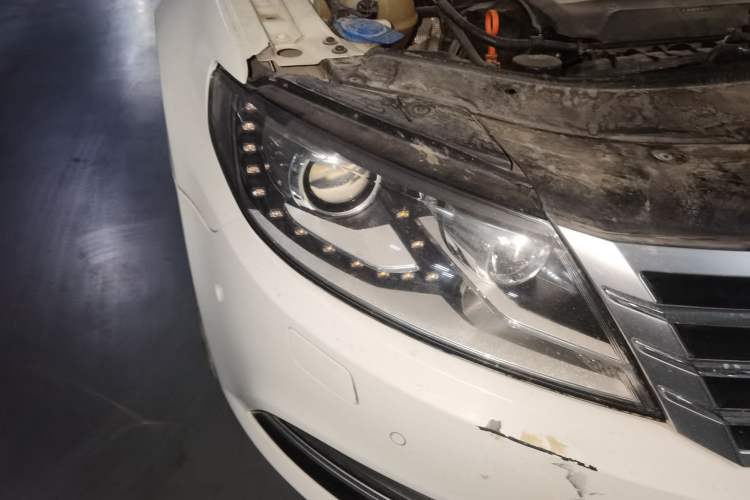 Used Volkswagen FAW-Volkswagen CC 2013 1.8TSI Luxury Model Right Front Headlight