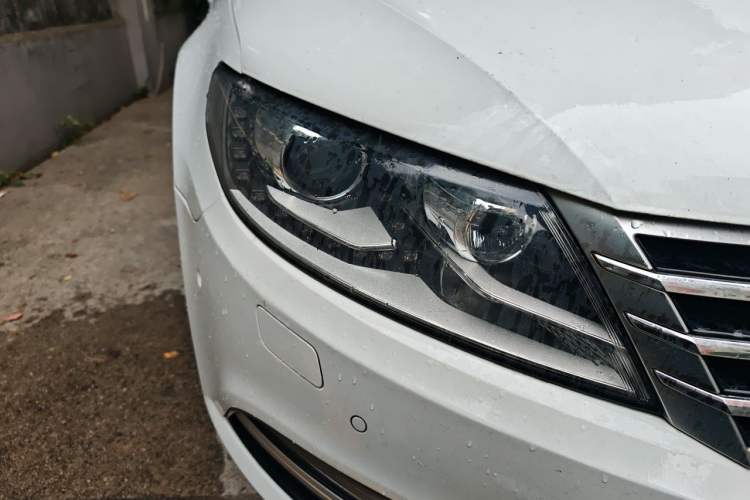 Used Volkswagen FAW-Volkswagen CC 2013 2.0 TSI Luxury Model Right Front Headlight