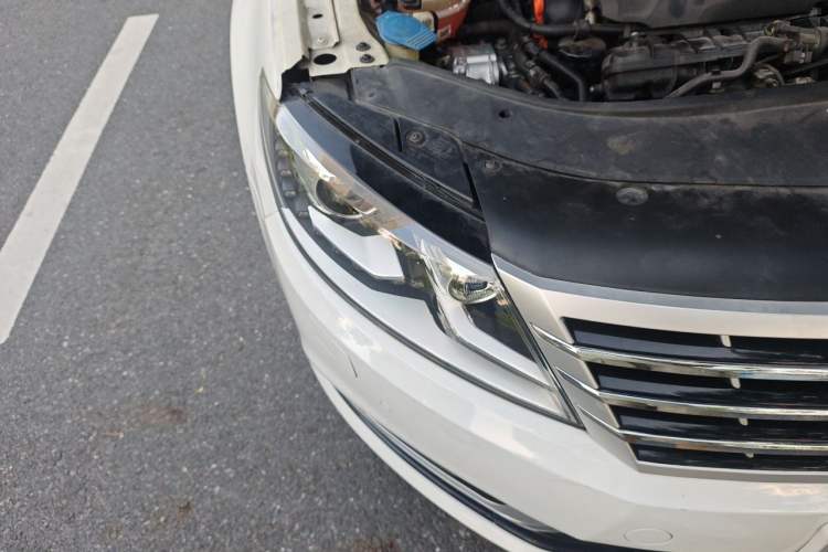 Used Volkswagen FAW-Volkswagen CC 2013 1.8TSI Luxury Model Right Front Headlight