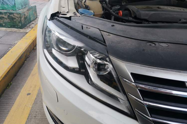 Used Volkswagen FAW-Volkswagen CC 2013 2.0 TSI Ultimate Model Right Front Headlight