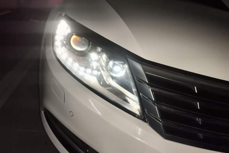 Used Volkswagen FAW-Volkswagen CC 2013 1.8TSI Prestige Model Right Front Headlight
