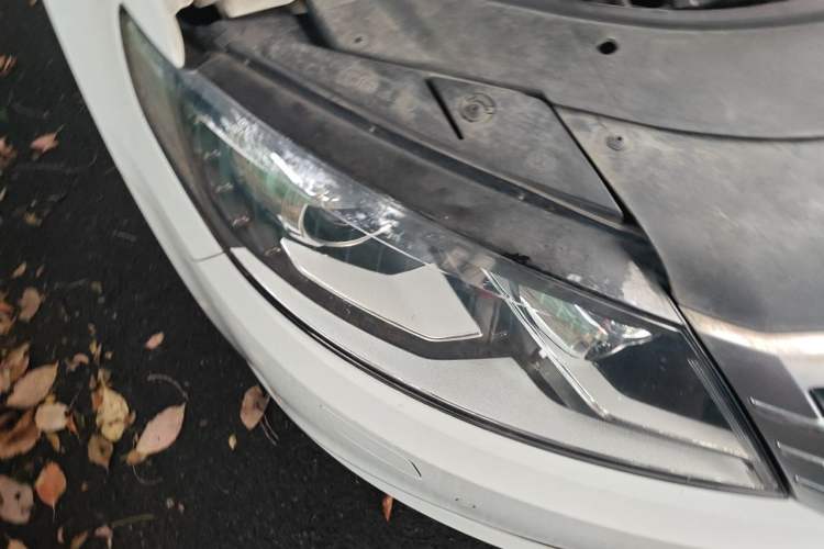 Used Volkswagen FAW-Volkswagen CC 2013 1.8TSI Prestige Model Right Front Headlight